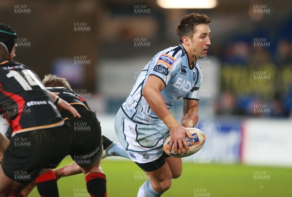 23.12.11 - Cardiff Blues v Newport Gwent Dragons, RaboDirect PRO12 -  Cardiff Blues Gavin Henson feeds the ball out 