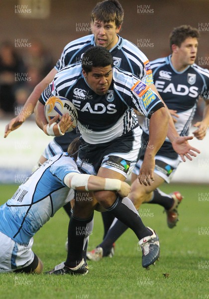 061012 Cardiff Blues v GlasgowBlues' Campese Ma'afu takes on Henry Pyrgos of Glasgow