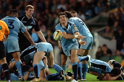 220906  Cardiff Blues v Glasgow  Blues Mike Phillips passes  