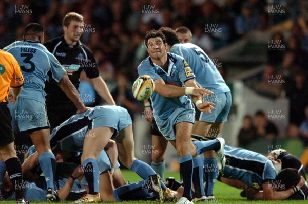 220906  Cardiff Blues v Glasgow  Blues Mike Phillips passes  