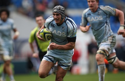 05.02.12 - Cardiff Blues v Harlequins, LV= Cup -.Blues Tom James races in to score try.