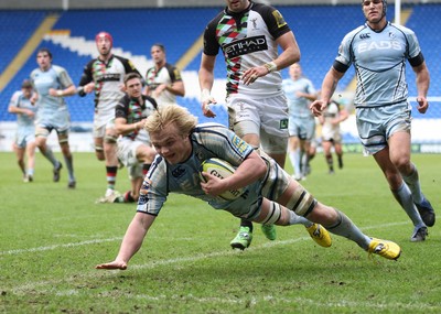 05.02.12 - Cardiff Blues v Harlequins, LV= Cup -.Blues Luke Hamilton dives in to score try.