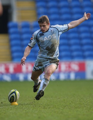 05.02.12 - Cardiff Blues v Harlequins, LV= Cup -.Blues Ben Blair takes penalty kick.