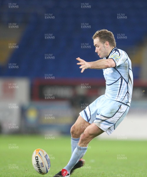 07.11.12 Cardiff Blues v Leinster... Blues' Dan Parks slots over a drop goal. 