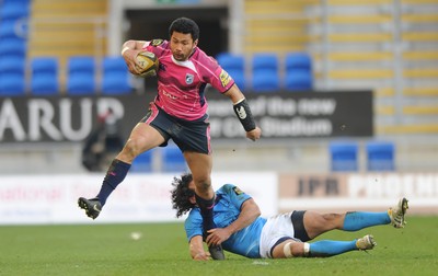 07.03.10 - Cardiff Blues v Leinster - Magners League - Casey Laulala of Cardiff Blues beats Isa Nacewa of Leinster. 