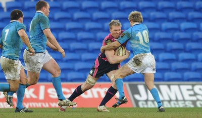 07.03.10 - Cardiff Blues v Leinster - Magners League - Andy Powell of Cardiff Blues goes on the charge. 