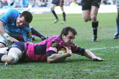 07.03.10 Cardiff Blues v Leinster - Magners League - Blues' Sam Warburton dives over to score. 