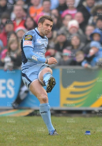 31.12.08 - Cardiff Blues v Ospreys - Magners League - Cardiff's Nicky Robinson kicks a penalty. 