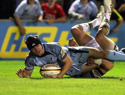 29.08.08 - cardiff Blues v Northampton Saints Blues' Lee Halfpenny scores try 