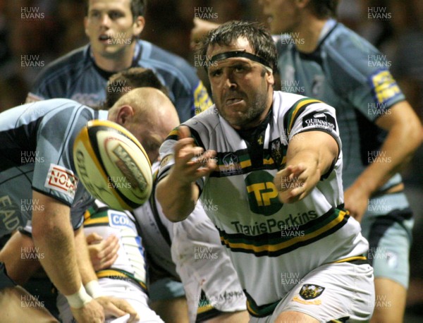 29.08.08 - cardiff Blues v Northampton Saints Northampton's Tom Smith releases the ball 