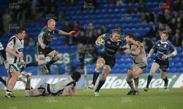 16.01.10. Cardiff Blues v Sale Sharks... Cardiff's Andy Powell looks for a way through. 