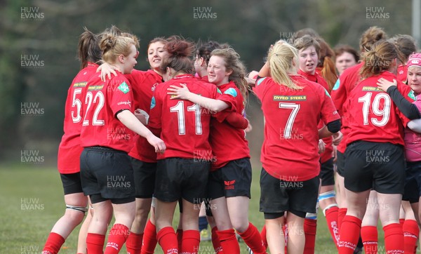 070413 - Blues u18 Women v Scarlets u18 Women, Cross Keys - Scarlets celebrate after beating the Blues to win the regional championship  