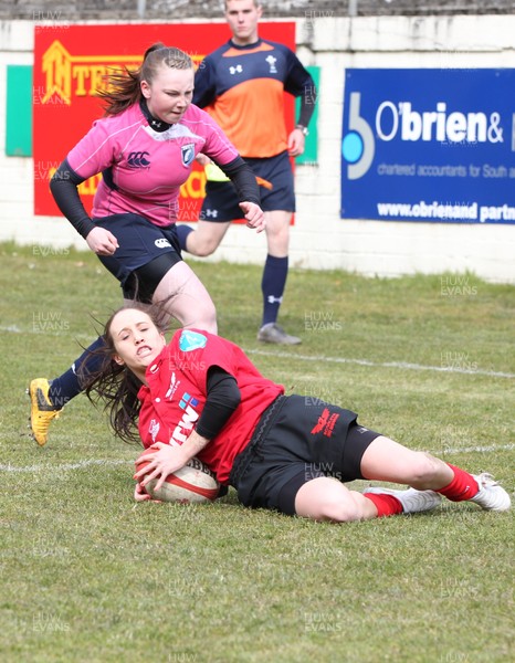 070413 - Blues u18 Women v Scarlets u18 Women, Cross Keys - Blues take on Scarlets in the second game of a double header of regional u18 womens matches at Cross Keys 