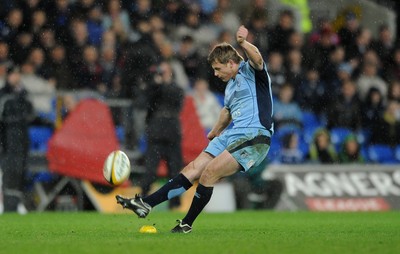 26.03.10 - Cardiff Blues v Ulster - Magners League - Blues' Ben Blair converts a penalty. 