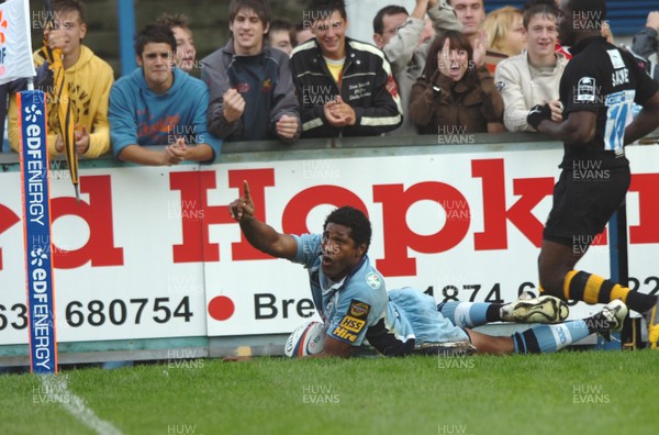 300906  Cardiff Blues v Wasps   Blues Mosese Luveitasau celebrates his try  