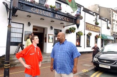 020703 - Kyoni! Ho Gaya Na Pyar (Love Has Finally Happened) Filming - (L-R) Neath resident Wes Dazely chats to Cam from the Bollywood film crew in Neath town centre