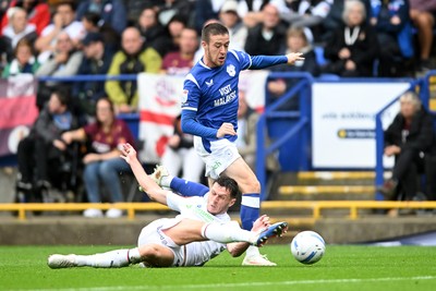 120926 - Bolton Wanderers v Cardiff City - Sky Bet Championship - Jack Moylan of Cardiff City is challenged by Gaizka Larrazabal of Bolton