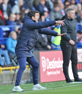251025 - Bolton Wanderers v Cardiff City - Sky Bet League 1 - Agitated Manager Brian Barry-Murphy of Cardiff
