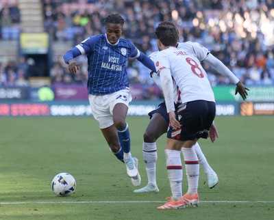 251025 - Bolton Wanderers v Cardiff City - Sky Bet League 1 - Tanaswa Nyakuhwa of Cardiff tries to pass Josh Sheehan of Bolton