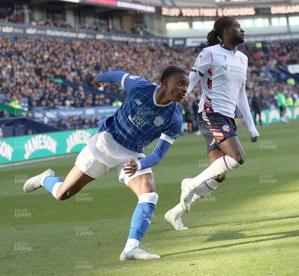 251025 - Bolton Wanderers v Cardiff City - Sky Bet League 1 - Tanaswa Nyakuhwa of Cardiff-and Richard Taylor of Bolton