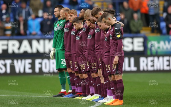 101118 - Bolton Wanderers v Swansea City - Sky Bet Championship - Swansea team bow their heads in respect for Remembrance day and minutes silence
