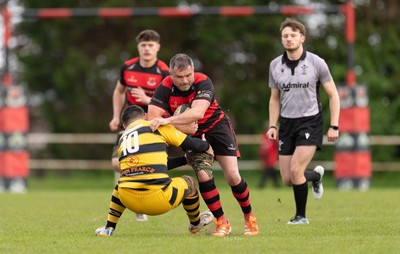 060526 - Bonymaen RFC v Glynneath RFC, National Championship West - Andrew Pritchard of Bonymaen takes on Dylan Francis of Glynneath