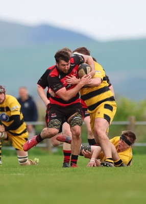 060526 - Bonymaen RFC v Glynneath RFC, National Championship West - Tom Poole of Bonymaen charges forward