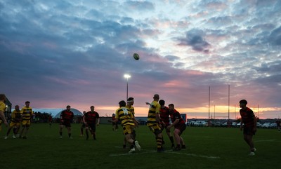 060526 - Bonymaen RFC v Glynneath RFC, National Championship West - Bonymaen and Glynneath contest a line out