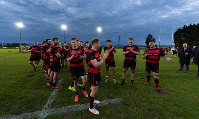 060526 - Bonymaen RFC v Glynneath RFC, National Championship West - Bonymaen applaud the fans at the end of the match