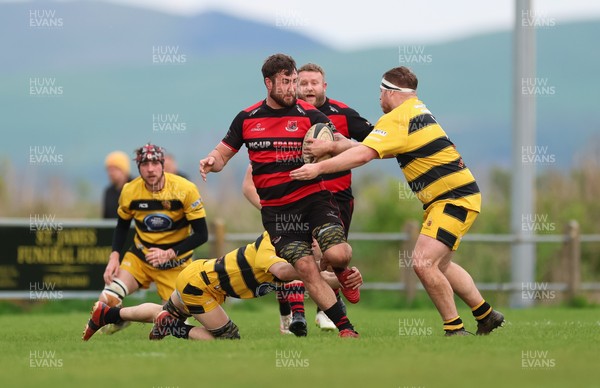060526 - Bonymaen RFC v Glynneath RFC, National Championship West - Tom Poole of Bonymaen charges forward