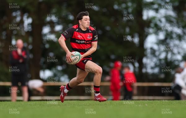 060526 - Bonymaen RFC v Glynneath RFC, National Championship West - Charlie Connick of Bonymaen looks to set up an attack