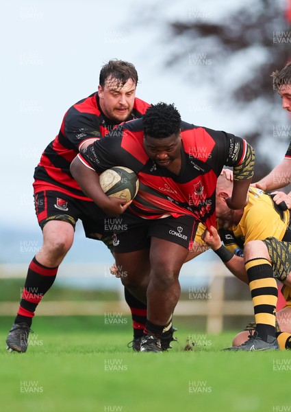 060526 - Bonymaen RFC v Glynneath RFC, National Championship West - Gideon Nkurunziza of Bonymaen looks to break away
