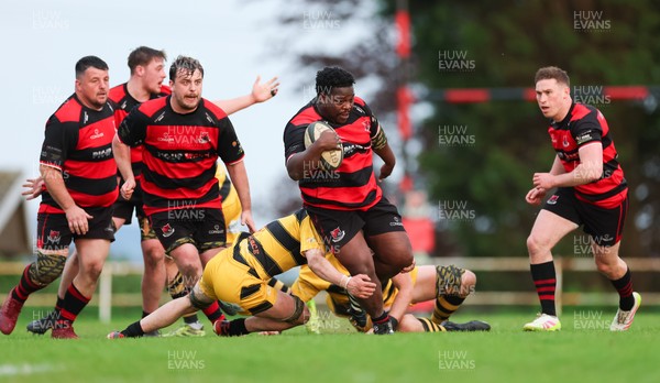 060526 - Bonymaen RFC v Glynneath RFC, National Championship West - Gideon Nkurunziza of Bonymaen looks to break away