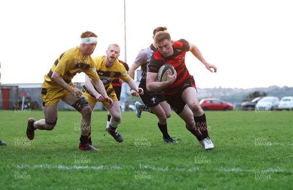 060526 - Bonymaen RFC v Glynneath RFC, National Championship West - Gareth Andrew of Bonymaen dives in to score try