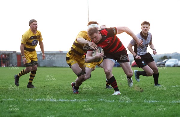 060526 - Bonymaen RFC v Glynneath RFC, National Championship West - Gareth Andrew of Bonymaen dives in to score try