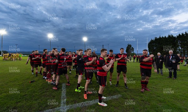 060526 - Bonymaen RFC v Glynneath RFC, National Championship West - Bonymaen applaud the fans at the end of the match