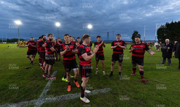060526 - Bonymaen RFC v Glynneath RFC, National Championship West - Bonymaen applaud the fans at the end of the match