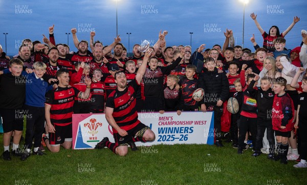 060526 - Bonymaen RFC v Glynneath RFC, National Championship West - Bonymaen celebrate as they win the National Championship West trophy