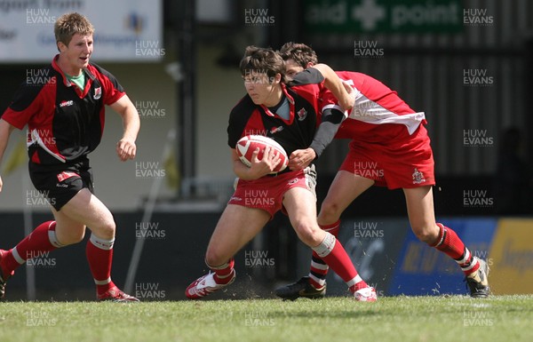 19.05.07 - Bonymaen Youth v Pontypool United Youth, WRU National Youth League Play off Final, Newport Bonymaen's Chris Hoope is held by Sam Saunders 