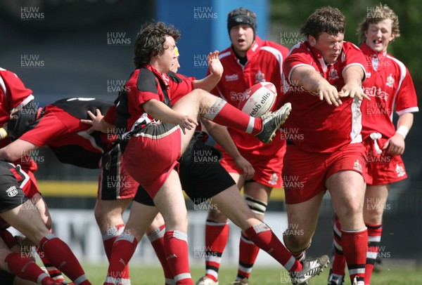 19.05.07 - Bonymaen Youth v Pontypool United Youth, WRU National Youth League Play off Final, Newport Bonymaens Gareth Tregembo' kick is charged down by Nathan Buck 