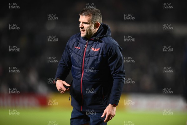 131225 - Bordeaux-Begles v Scarlets - Investec Champions Cup - Coach Emyr Phillips of Scarlets