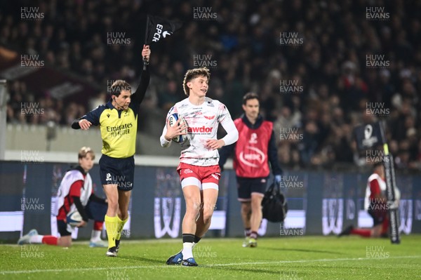 131225 - Bordeaux-Begles v Scarlets - Investec Champions Cup - Ellis Mee of Scarlets