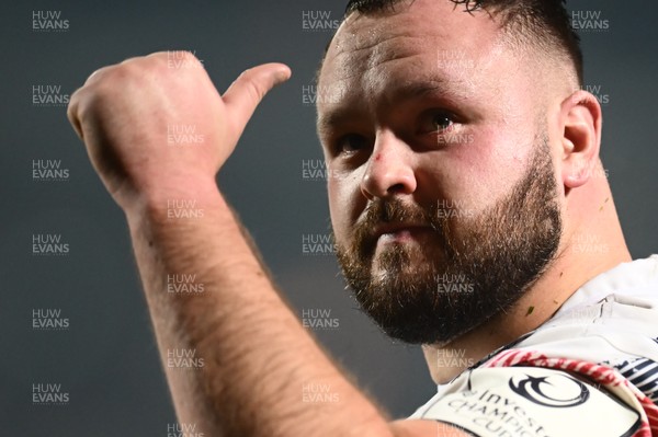 131225 - Bordeaux-Begles v Scarlets - Investec Champions Cup - Harri O'Connor of Scarlets thanks the travelling fans