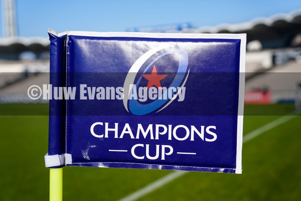 160122 - Bordeaux-Begles v Scarlets - Heineken Champions Cup - EPCR Champions Cup corner flag