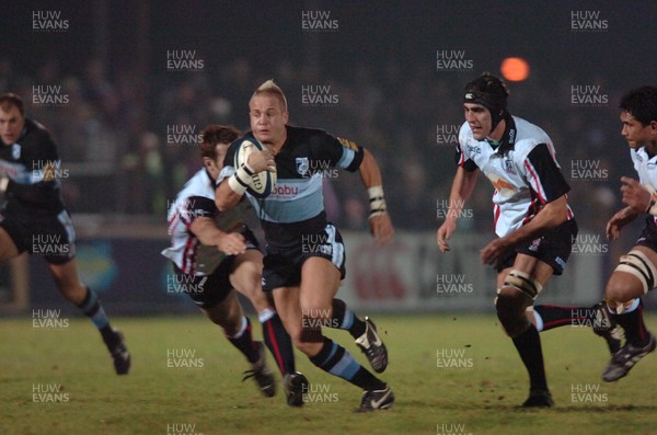 080106  Borders v Cardiff Blues  Ryan Powell finds some space   