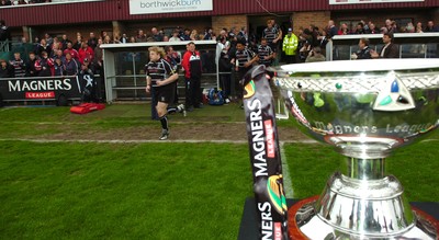 12.05.07 - Borders v Ospreys - Magners League - Ospreys Captain, Duncan Jones leads out his team 