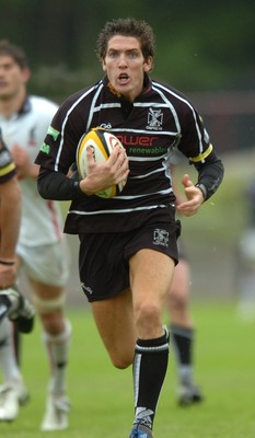 12.05.07 - Borders v Ospreys - Magners League - Ospreys James Hook breaks 