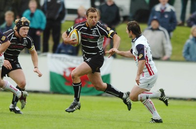 12.05.07 - Borders v Ospreys - Magners League - Ospreys Jason Spice takes on Rob Chrystie 