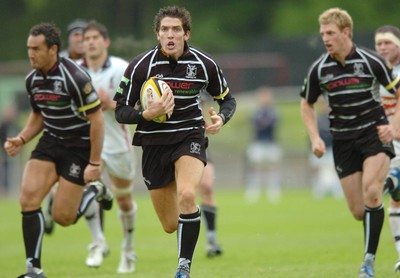 12.05.07 - Borders v Ospreys - Magners League - Ospreys James Hook breaks 