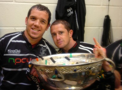 12.05.07 - Borders v Ospreys - Magners League - Ospreys Paul James and Shane Williams(R) celebrate with the Magners League trophy 